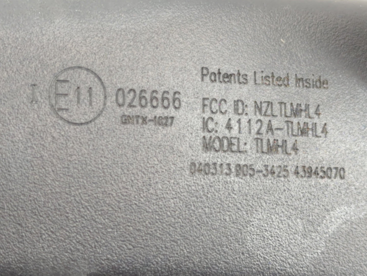 2013-2016 Hyundai Genesis Interior Rear View Mirror Replacement OEM P/N:E11026666 Fits OEM Used Auto Parts - Oemusedautopart