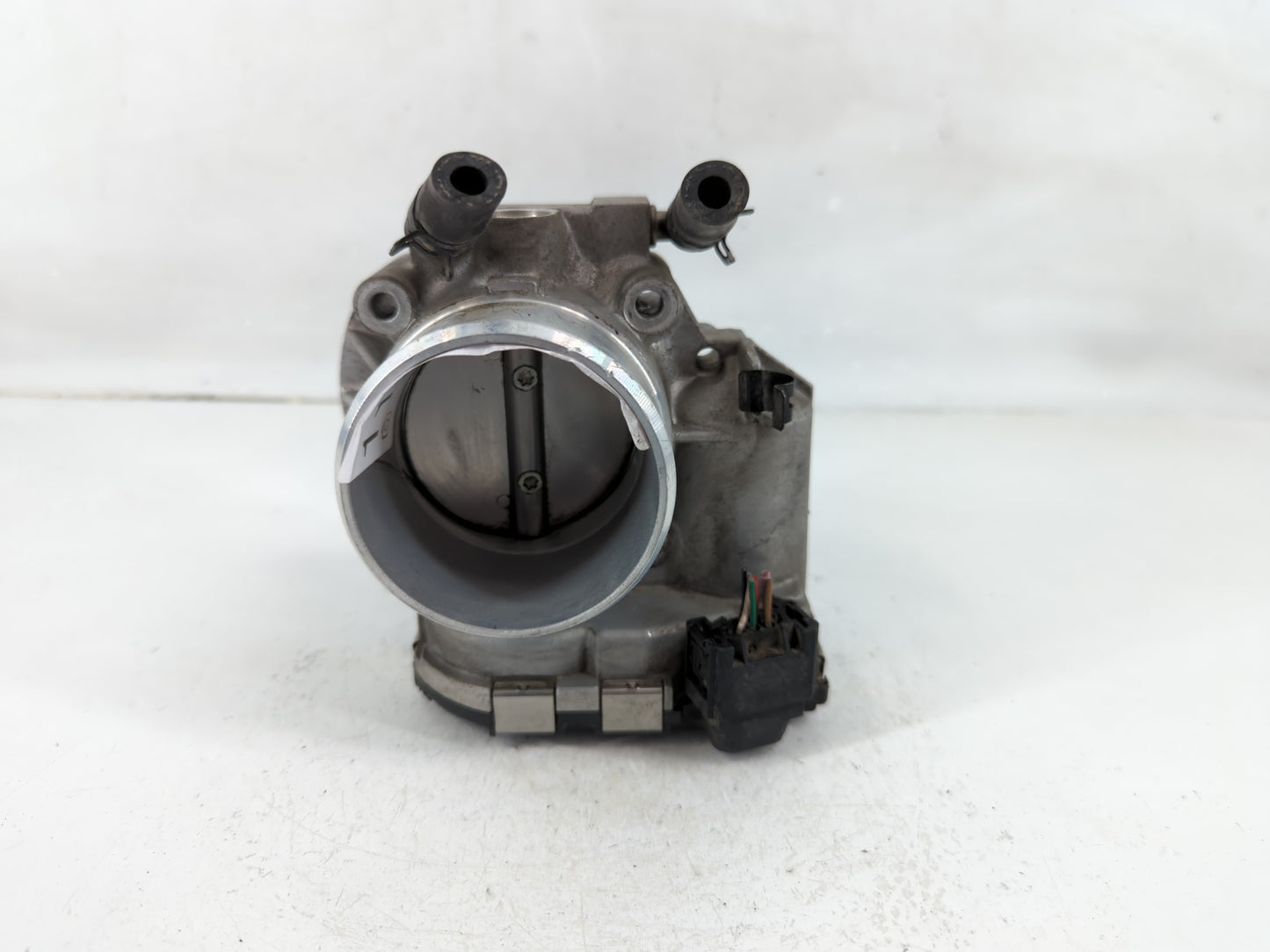 2009-2014 Hyundai Genesis Throttle Body P/N:35100-2C300 Fits Fits 2009 2010 2011 2012 2013 2014 OEM Used Auto Parts - Oemuse