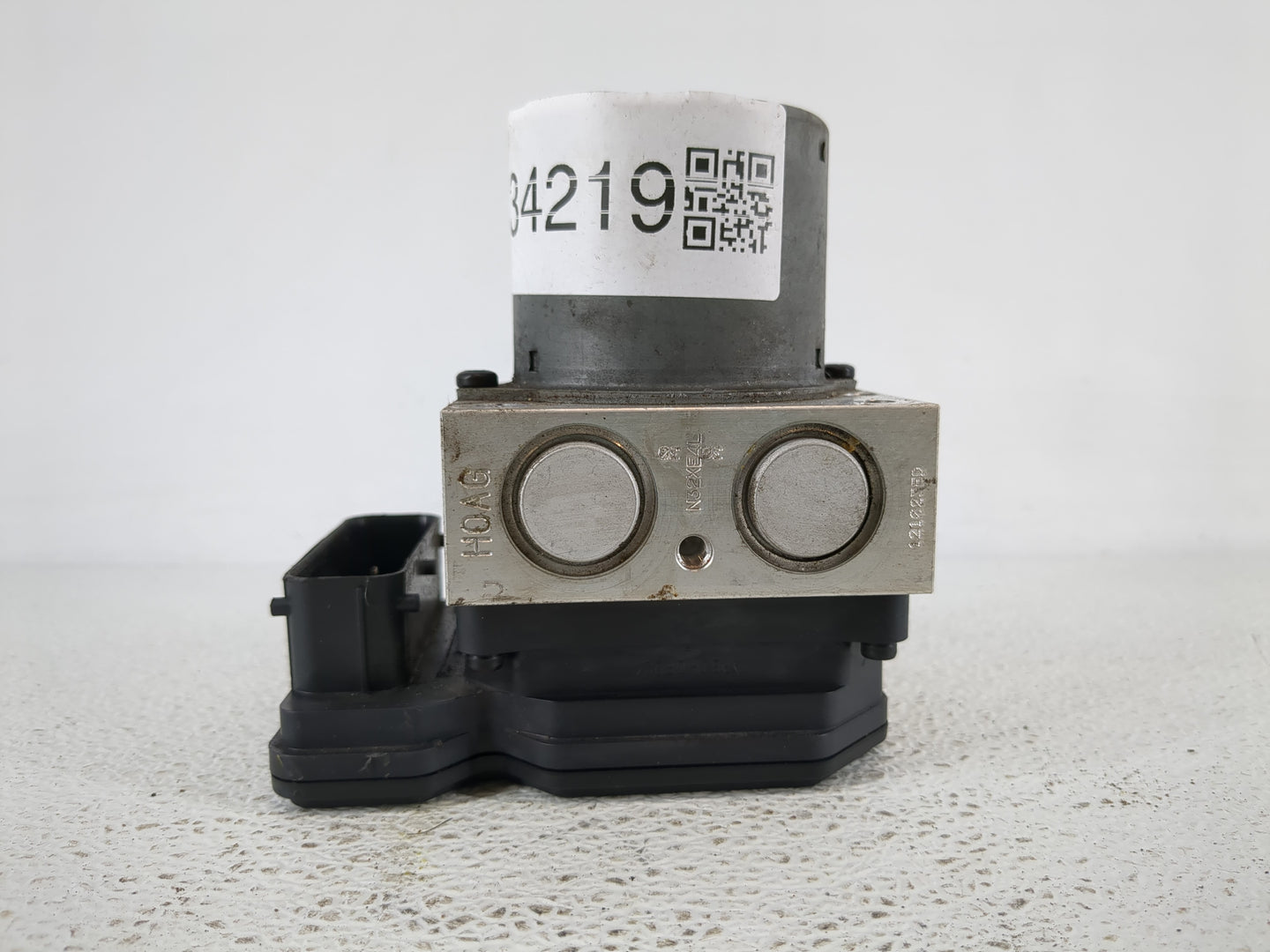 2013 Hyundai Genesis ABS Pump Control Module Replacement P/N:BE6003L105 Fits OEM Used Auto Parts - Oemusedautoparts1.com