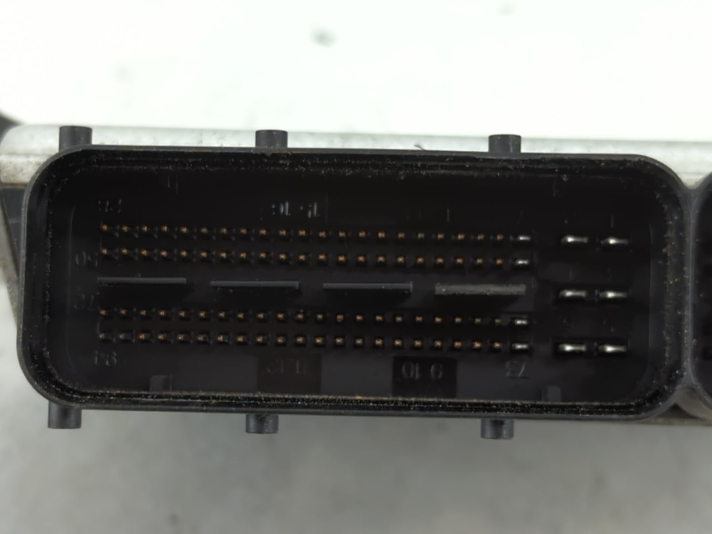 2013-2014 Hyundai Genesis PCM Engine Control Computer ECU ECM PCU OEM P/N:39172-2C060 Fits Fits 2013 2014 OEM Used Auto Part