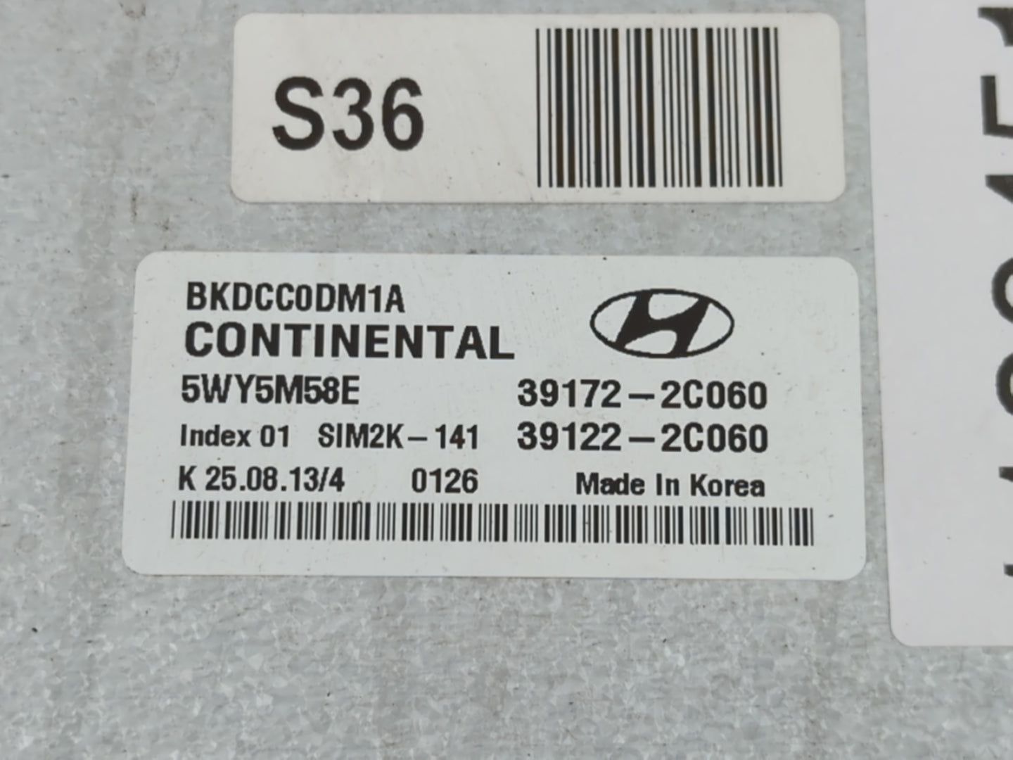2013-2014 Hyundai Genesis PCM Engine Control Computer ECU ECM PCU OEM P/N:39172-2C060 Fits Fits 2013 2014 OEM Used Auto Part