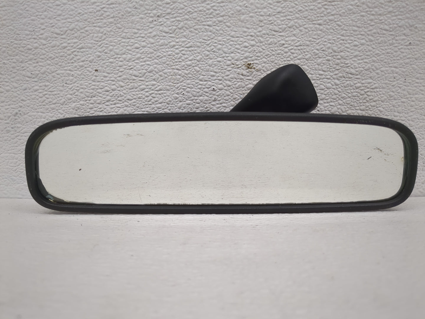 2009-2016 Hyundai Genesis Interior Rear View Mirror Replacement OEM P/N:E11026666 Fits OEM Used Auto Parts - Oemusedautopart