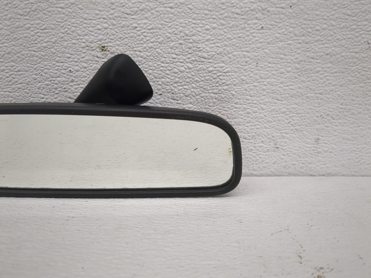 2009-2016 Hyundai Genesis Interior Rear View Mirror Replacement OEM P/N:E11026666 Fits OEM Used Auto Parts - Oemusedautopart