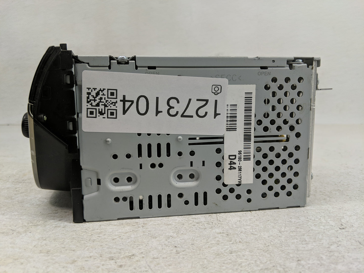 2013-2015 Hyundai Genesis Radio AM FM Cd Player Receiver Replacement P/N:96180-2M117YHG Fits Fits 2013 2014 2015 OEM Used Au