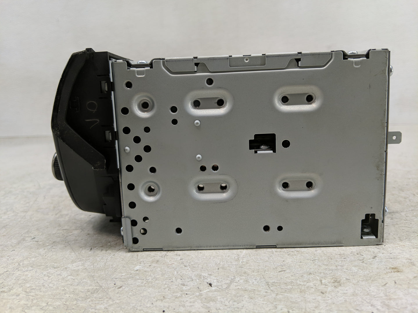 2013-2015 Hyundai Genesis Radio AM FM Cd Player Receiver Replacement P/N:96560-2M770YHG Fits Fits 2013 2014 2015 OEM Used Au