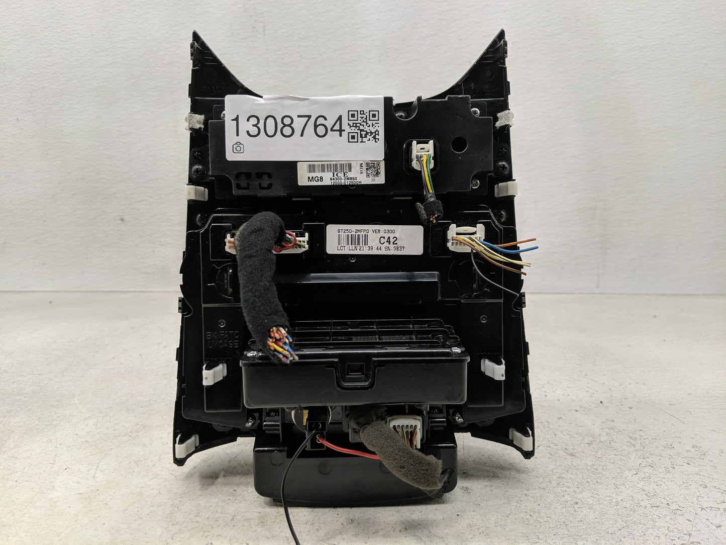 2013-2015 Hyundai Genesis Climate Control Module Temperature AC/Heater Replacement P/N:97250-2MFP0 Fits Fits 2013 2014 2015 