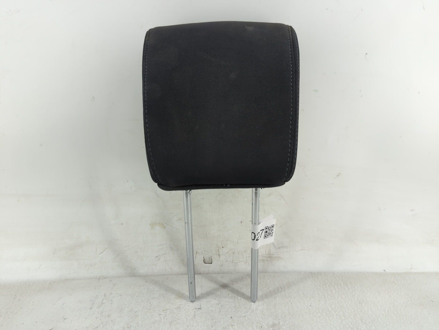 2013-2016 Hyundai Genesis Headrest Head Rest Front Driver Passenger Seat Fits Fits 2013 2014 2015 2016 OEM Used Auto Parts -