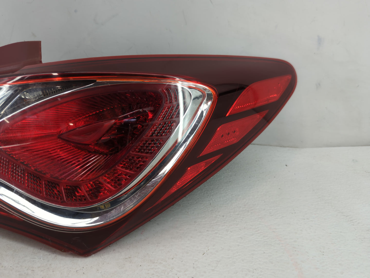 2013-2016 Hyundai Genesis Tail Light Assembly Passenger Right OEM Fits Fits 2013 2014 2015 2016 OEM Used Auto Parts - Oemuse