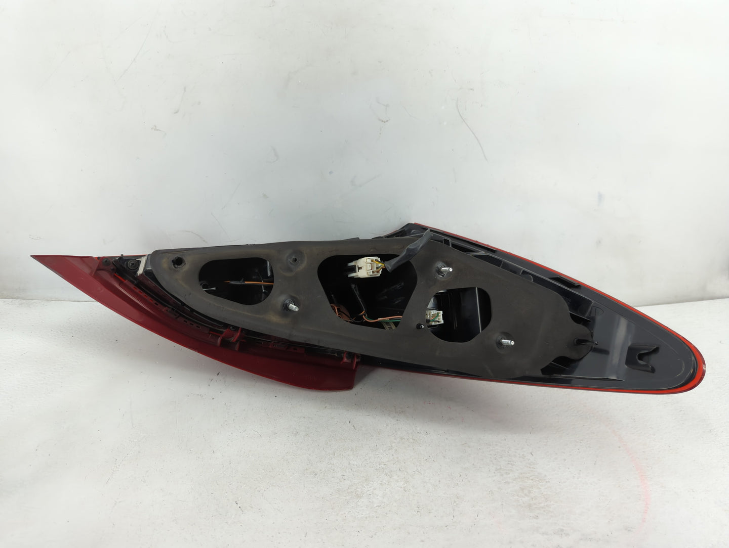 2013-2016 Hyundai Genesis Tail Light Assembly Passenger Right OEM Fits Fits 2013 2014 2015 2016 OEM Used Auto Parts - Oemuse