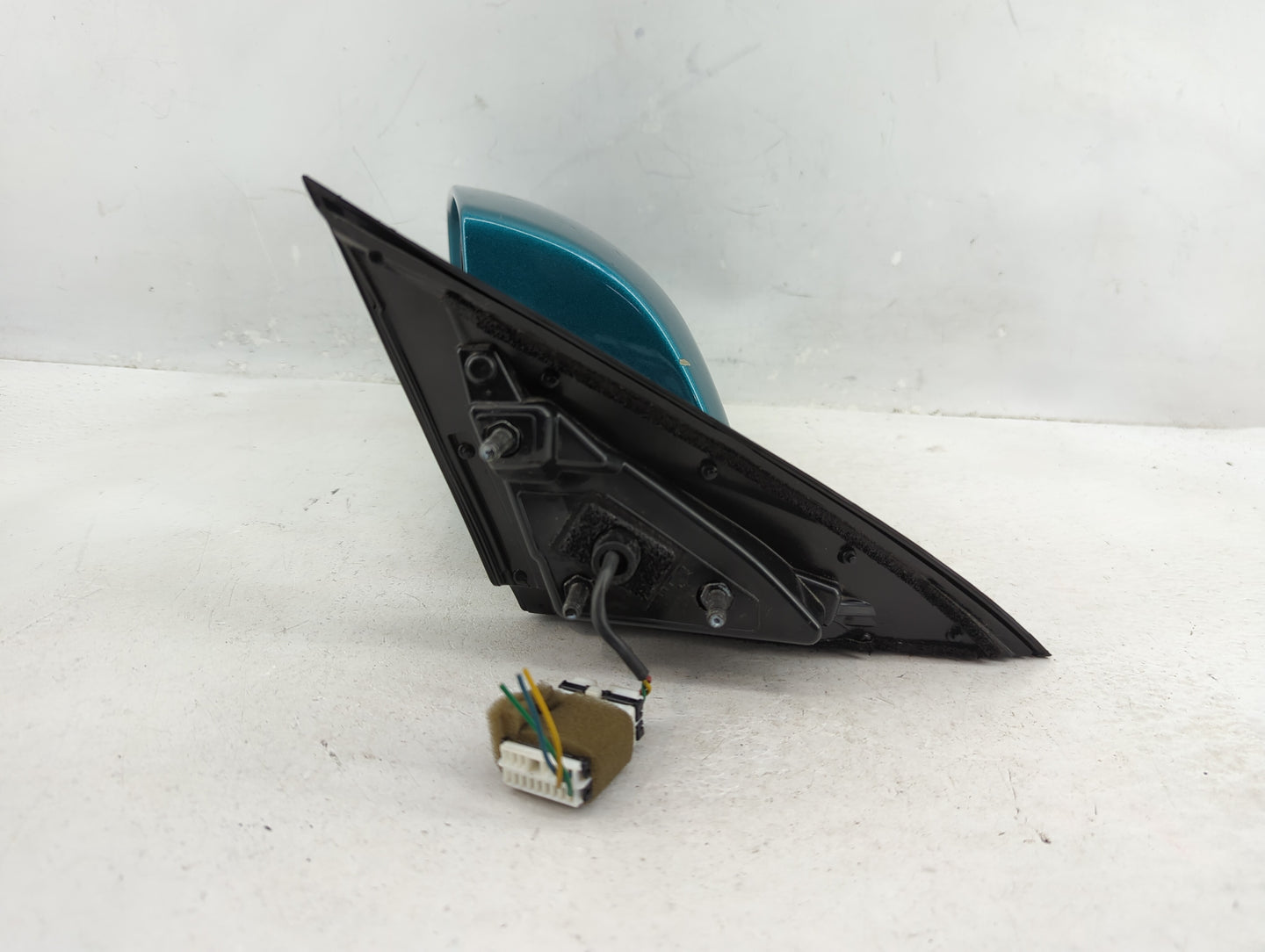 2009-2016 Hyundai Genesis Driver Side View Mirror - Left Door Mirror OEM Used - Oemusedautoparts1.com
