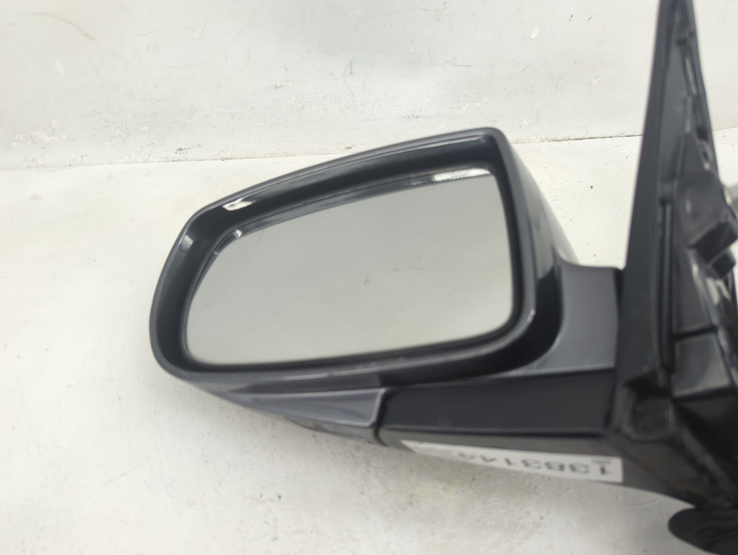 2009-2016 Hyundai Genesis Driver Side View Mirror - Left Door Mirror OEM Used - Oemusedautoparts1.com