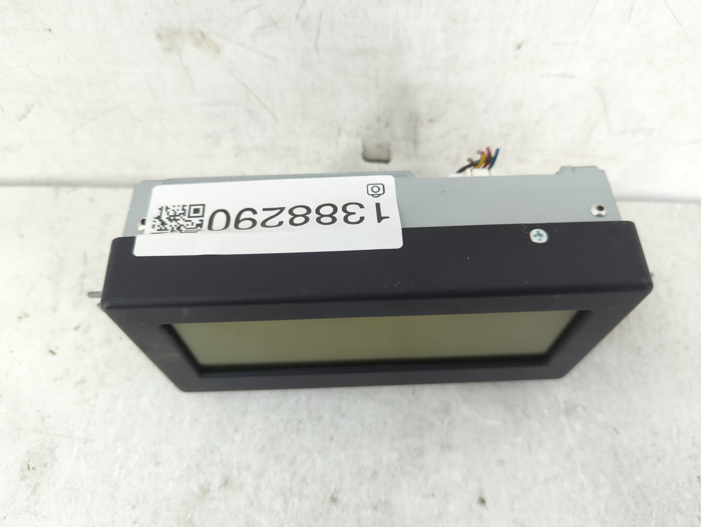 2013-2016 Hyundai Genesis Information Display Screen - Oemusedautoparts1.com