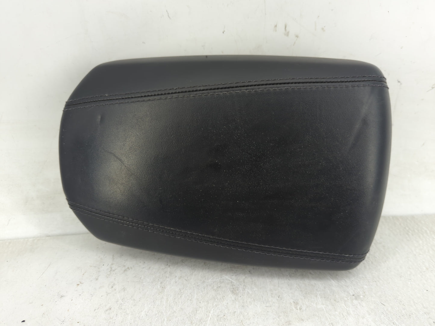 2013 Hyundai Genesis Center Console Armrest Cover Lid Fits OEM Used Auto Parts - Oemusedautoparts1.com