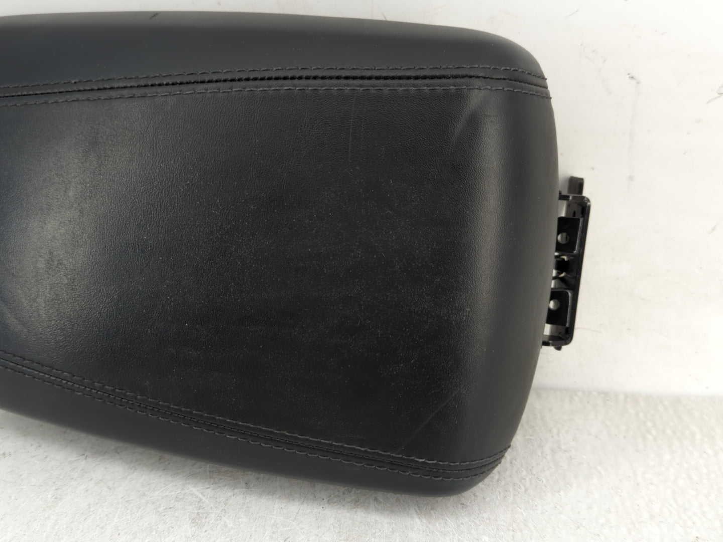 2013 Hyundai Genesis Center Console Armrest Cover Lid Fits OEM Used Auto Parts - Oemusedautoparts1.com