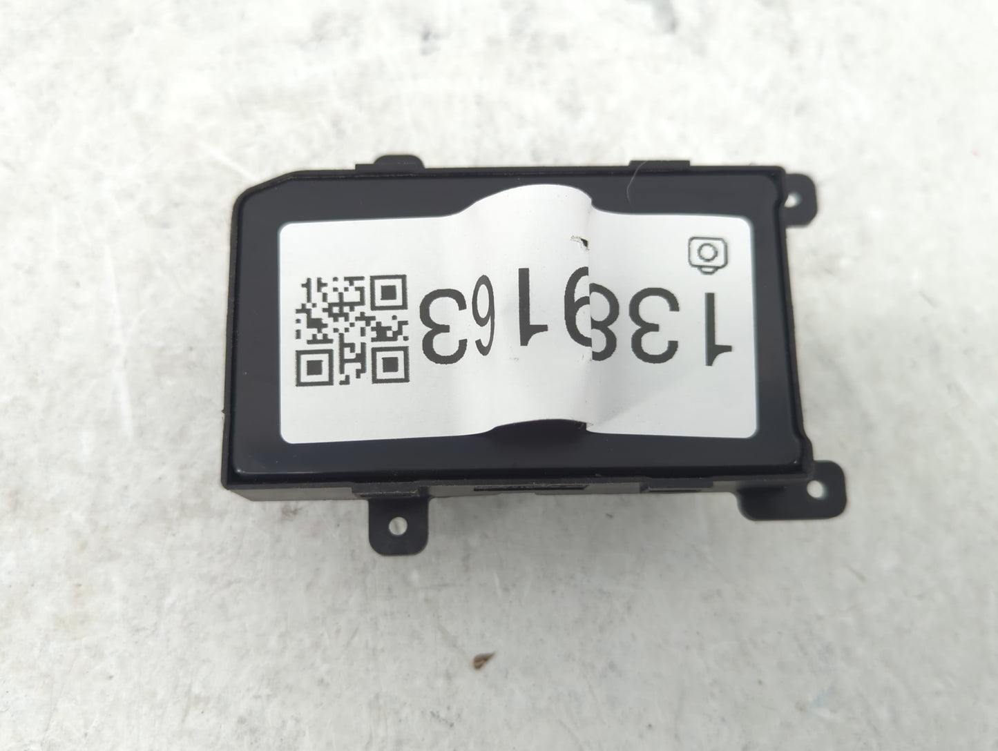 2013-2016 Hyundai Genesis Master Power Window Switch Replacement Driver Side Left P/N:202008374 Fits Fits 2013 2014 2015 201