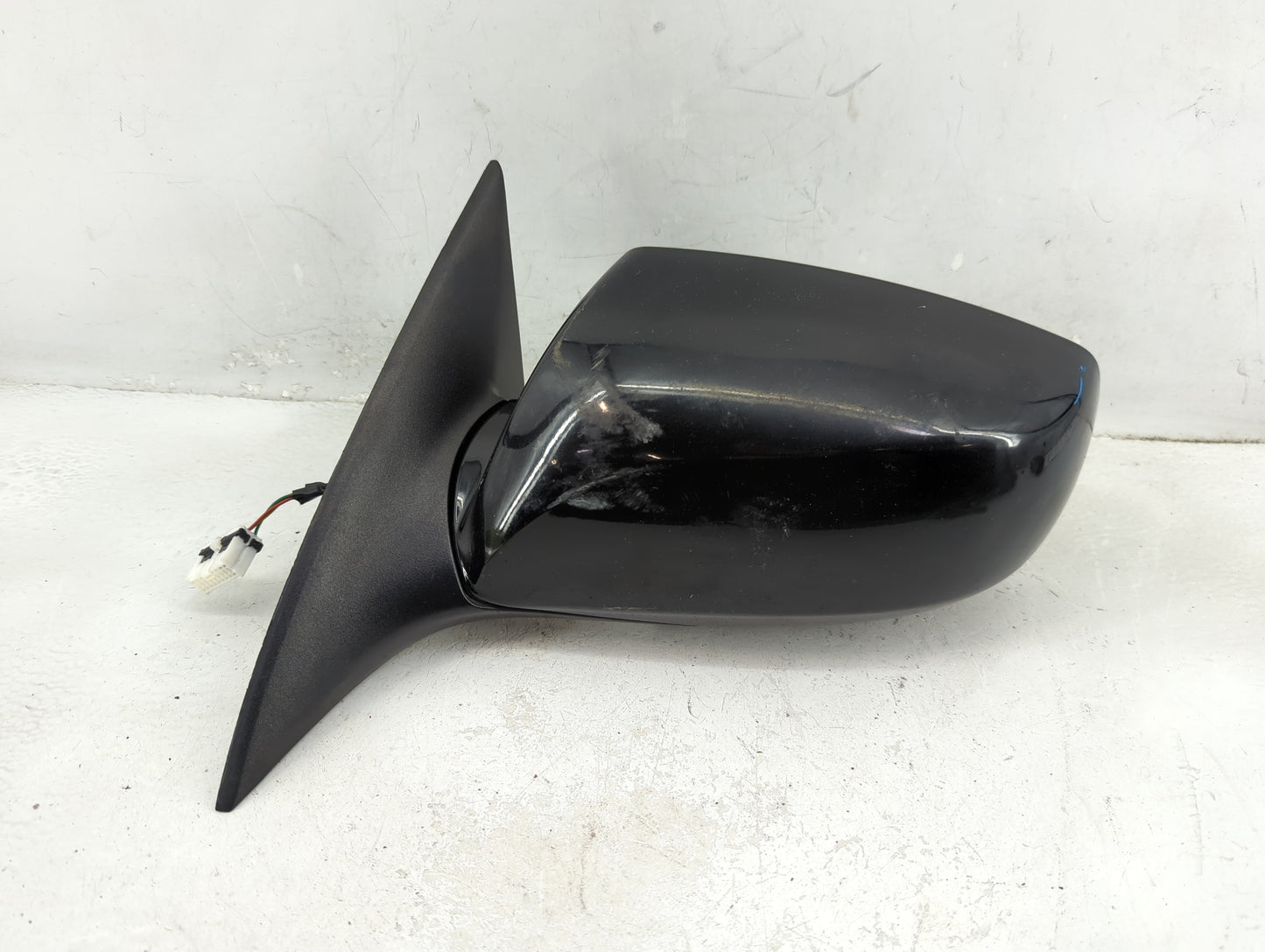 2009-2016 Hyundai Genesis Driver Side View Mirror - Left Door Mirror OEM Used - Oemusedautoparts1.com