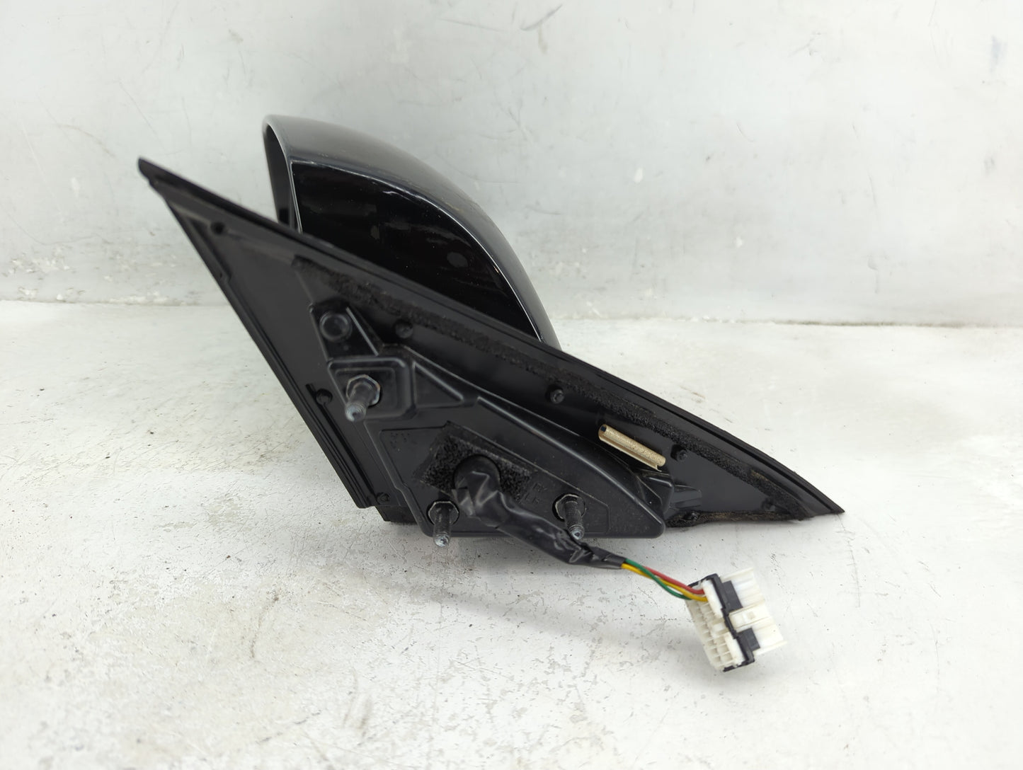2009-2016 Hyundai Genesis Driver Side View Mirror - Left Door Mirror OEM Used - Oemusedautoparts1.com
