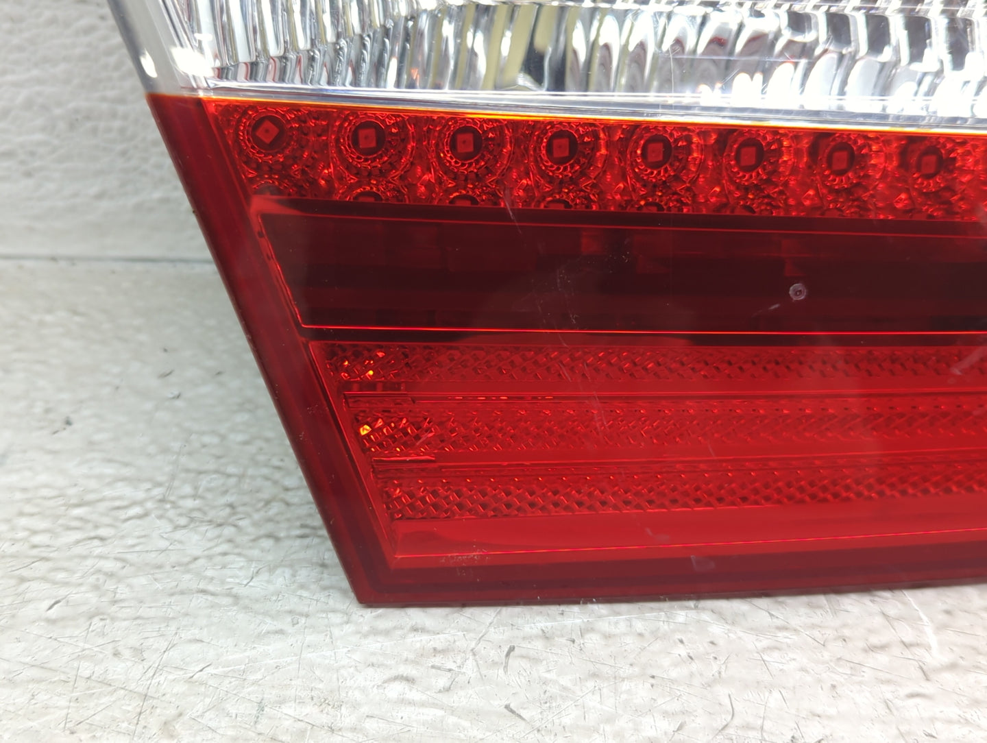 2012-2014 Hyundai Genesis Tail Light Assembly Driver Left OEM P/N:92403-3M2 92403-3M22 Fits Fits 2012 2013 2014 OEM Used Aut