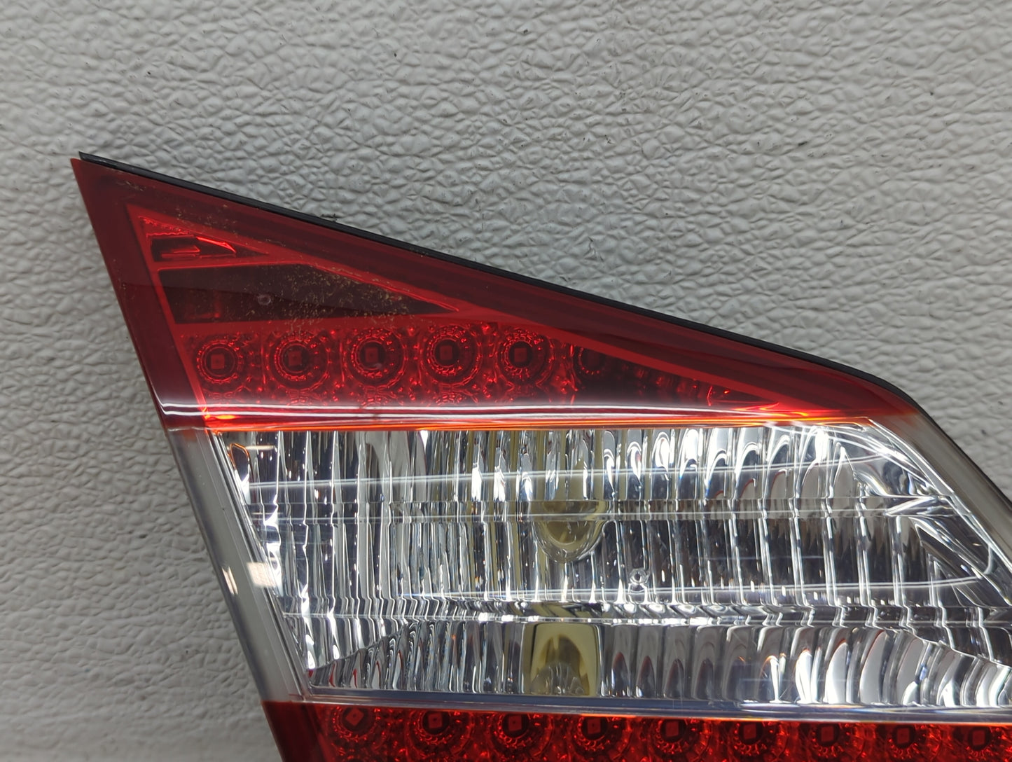 2012-2014 Hyundai Genesis Tail Light Assembly Driver Left OEM P/N:92403-3M2 92403-3M22 Fits Fits 2012 2013 2014 OEM Used Aut