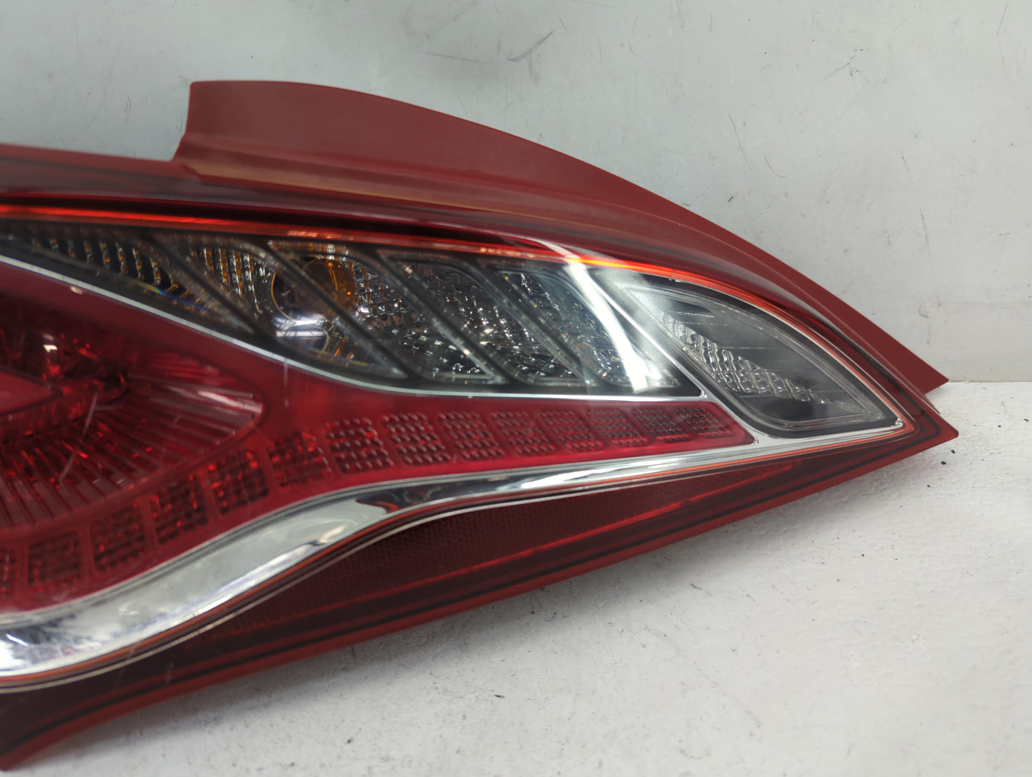 2013-2016 Hyundai Genesis Tail Light Assembly Driver Left OEM Fits Fits 2013 2014 2015 2016 OEM Used Auto Parts - Oemusedaut