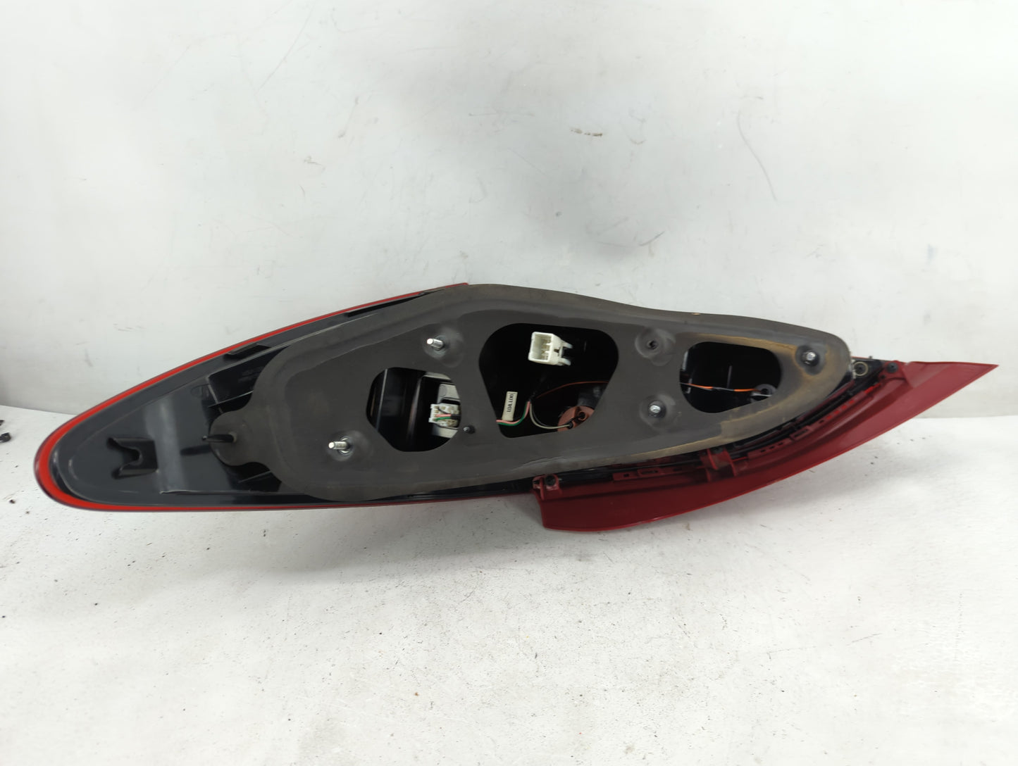 2013-2016 Hyundai Genesis Tail Light Assembly Driver Left OEM Fits Fits 2013 2014 2015 2016 OEM Used Auto Parts - Oemusedaut