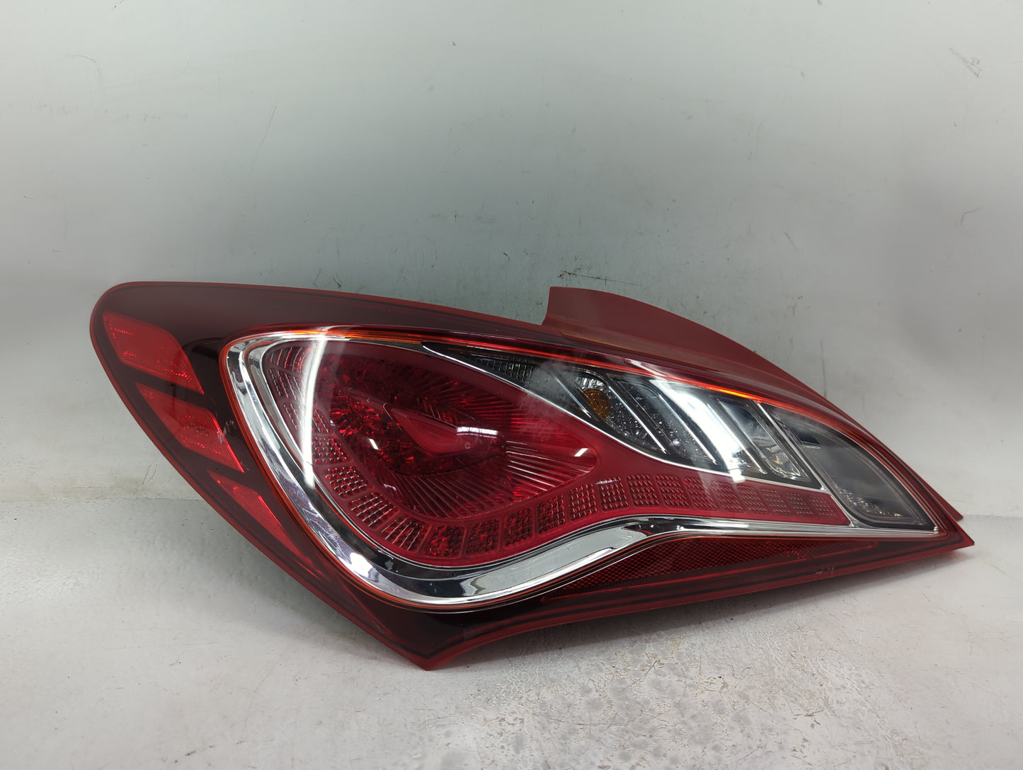 2013-2016 Hyundai Genesis Tail Light Assembly Driver Left OEM Fits Fits 2013 2014 2015 2016 OEM Used Auto Parts - Oemusedaut