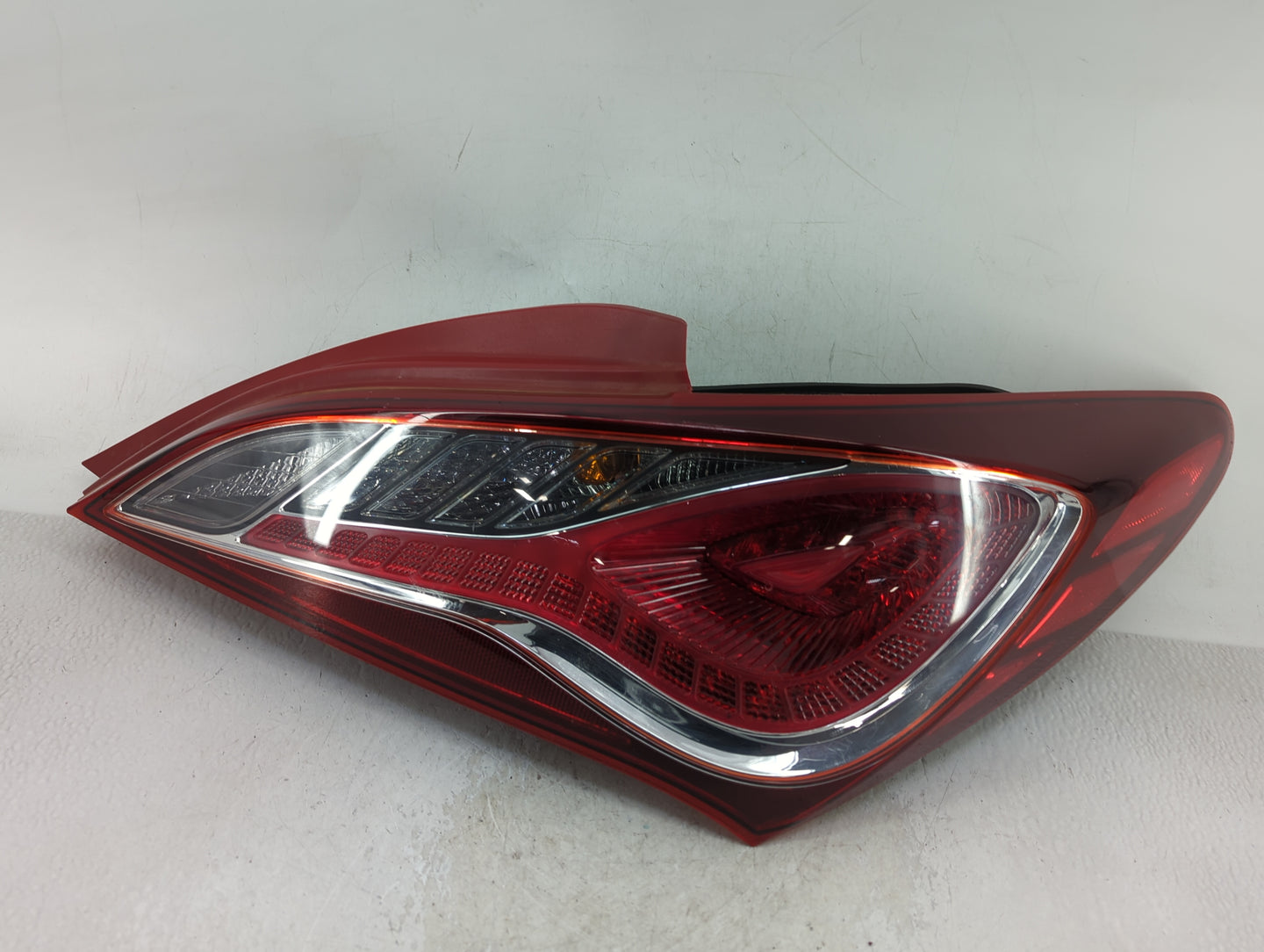 2013-2016 Hyundai Genesis Tail Light Assembly Passenger Right OEM Fits Fits 2013 2014 2015 2016 OEM Used Auto Parts - Oemuse