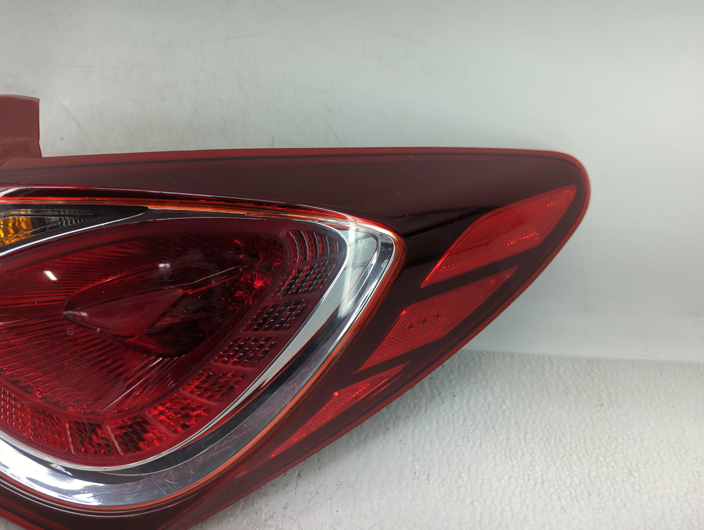 2013-2016 Hyundai Genesis Tail Light Assembly Passenger Right OEM Fits Fits 2013 2014 2015 2016 OEM Used Auto Parts - Oemuse