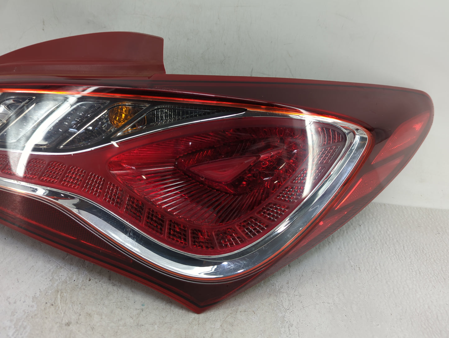 2013-2016 Hyundai Genesis Tail Light Assembly Passenger Right OEM Fits Fits 2013 2014 2015 2016 OEM Used Auto Parts - Oemuse