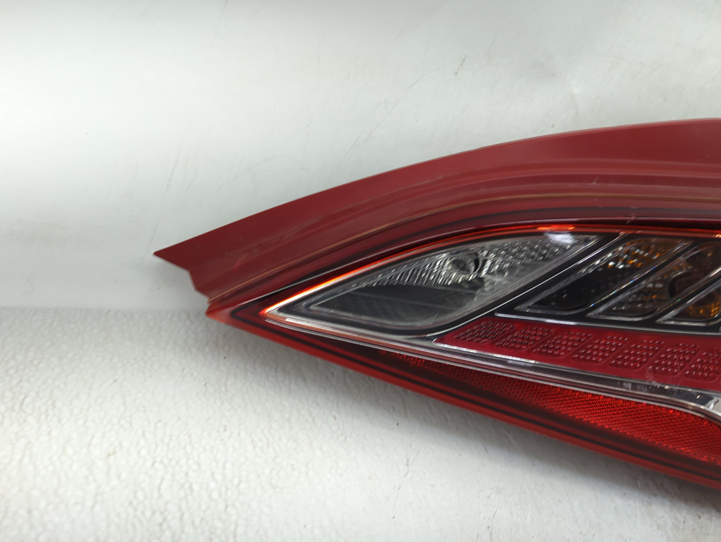 2013-2016 Hyundai Genesis Tail Light Assembly Passenger Right OEM Fits Fits 2013 2014 2015 2016 OEM Used Auto Parts - Oemuse
