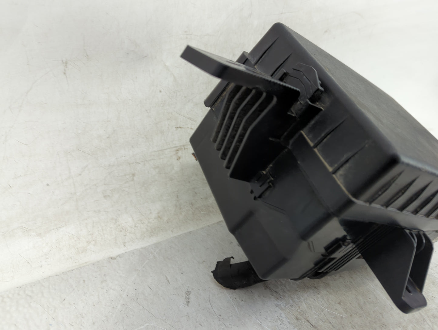 2013-2014 Hyundai Genesis Fusebox Fuse Box Panel Relay Module Fits Fits 2013 2014 OEM Used Auto Parts - Oemusedautoparts1.co