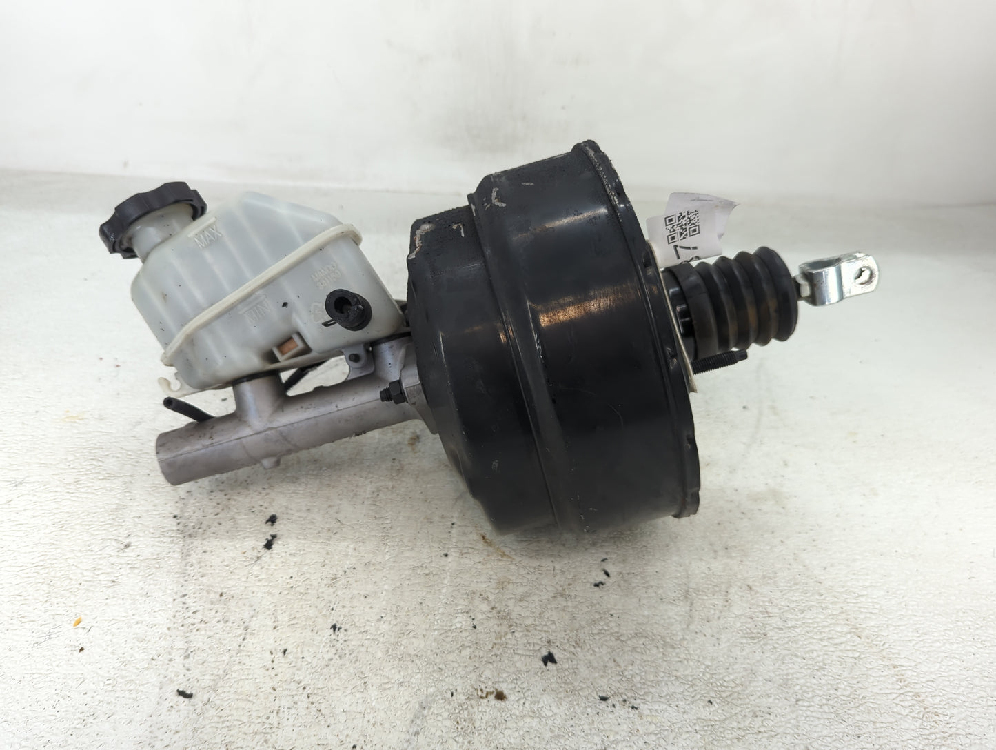 2009-2016 Hyundai Genesis Brake Master Cylinder - Oemusedautoparts1.com
