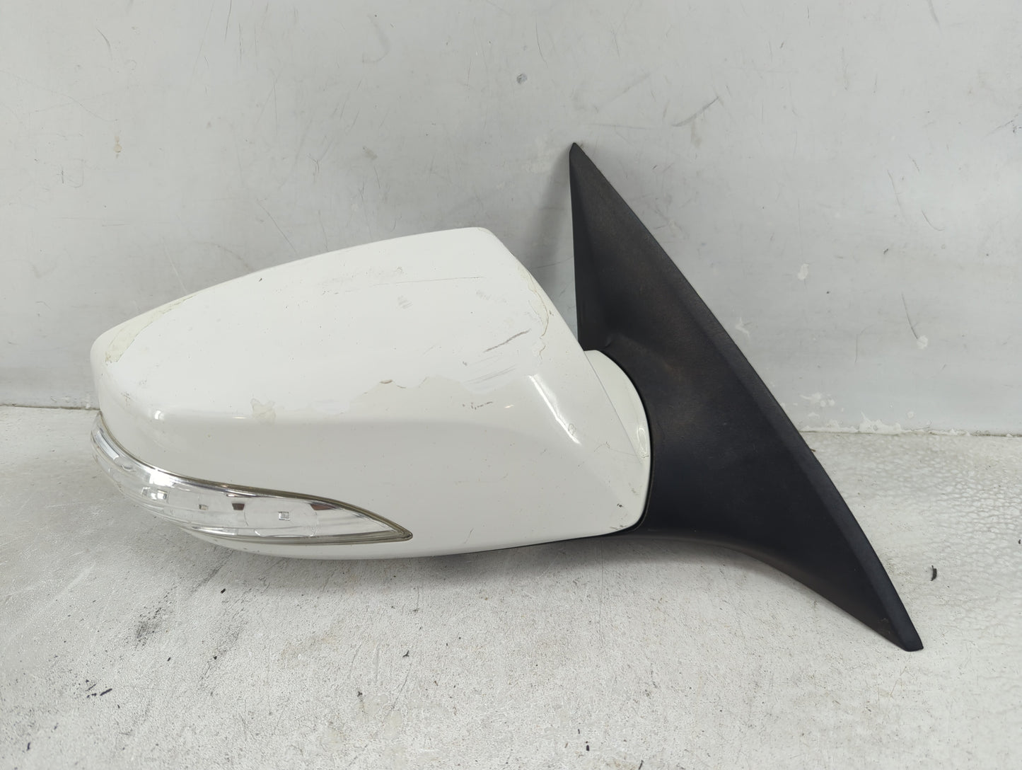 2009-2016 Hyundai Genesis Passenger Side View Mirror - Right Door Mirror OEM Used - Oemusedautoparts1.com
