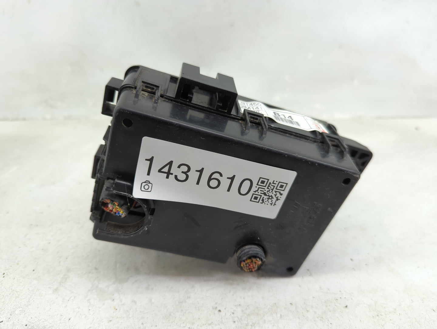 2013-2014 Hyundai Genesis Fusebox Fuse Box Panel Relay Module P/N:91450 2M141 Fits Fits 2013 2014 OEM Used Auto Parts - Oemu