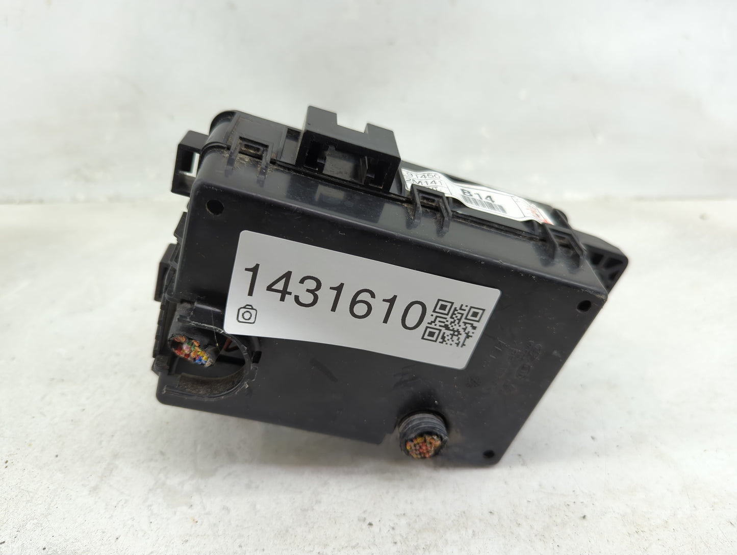2013-2014 Hyundai Genesis Fusebox Fuse Box Panel Relay Module P/N:91450 2M141 Fits Fits 2013 2014 OEM Used Auto Parts - Oemu