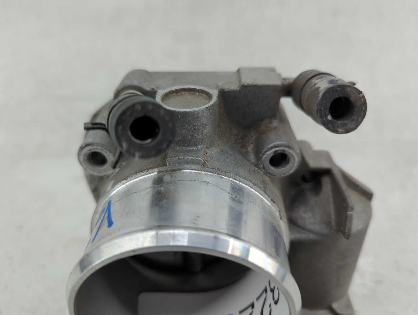 2009-2014 Hyundai Genesis Throttle Body P/N:9 590 930 006 35100-2C300 Fits Fits 2009 2010 2011 2012 2013 2014 OEM Used Auto 