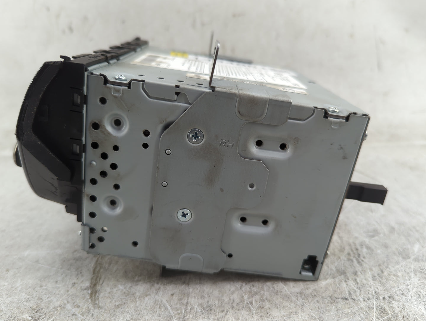 2013-2015 Hyundai Genesis Radio AM FM Cd Player Receiver Replacement P/N:96560-2M770YHG 965602M770 Fits Fits 2013 2014 2015 