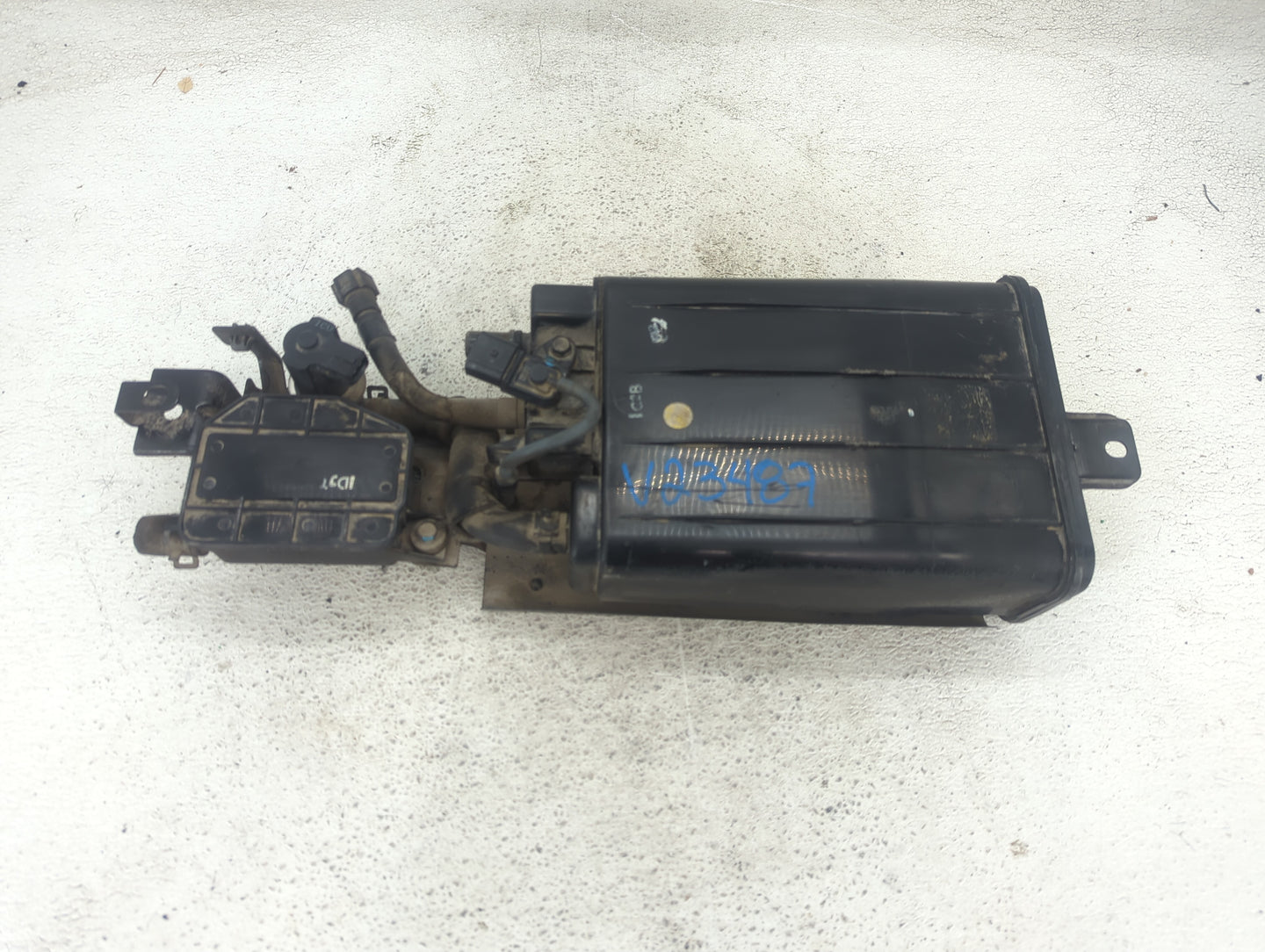 2013 Hyundai Genesis Fuel Vapor Charcoal Canister - Oemusedautoparts1.com