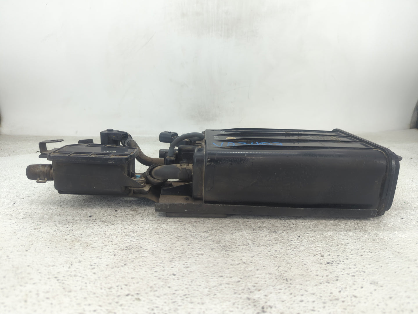 2013 Hyundai Genesis Fuel Vapor Charcoal Canister - Oemusedautoparts1.com