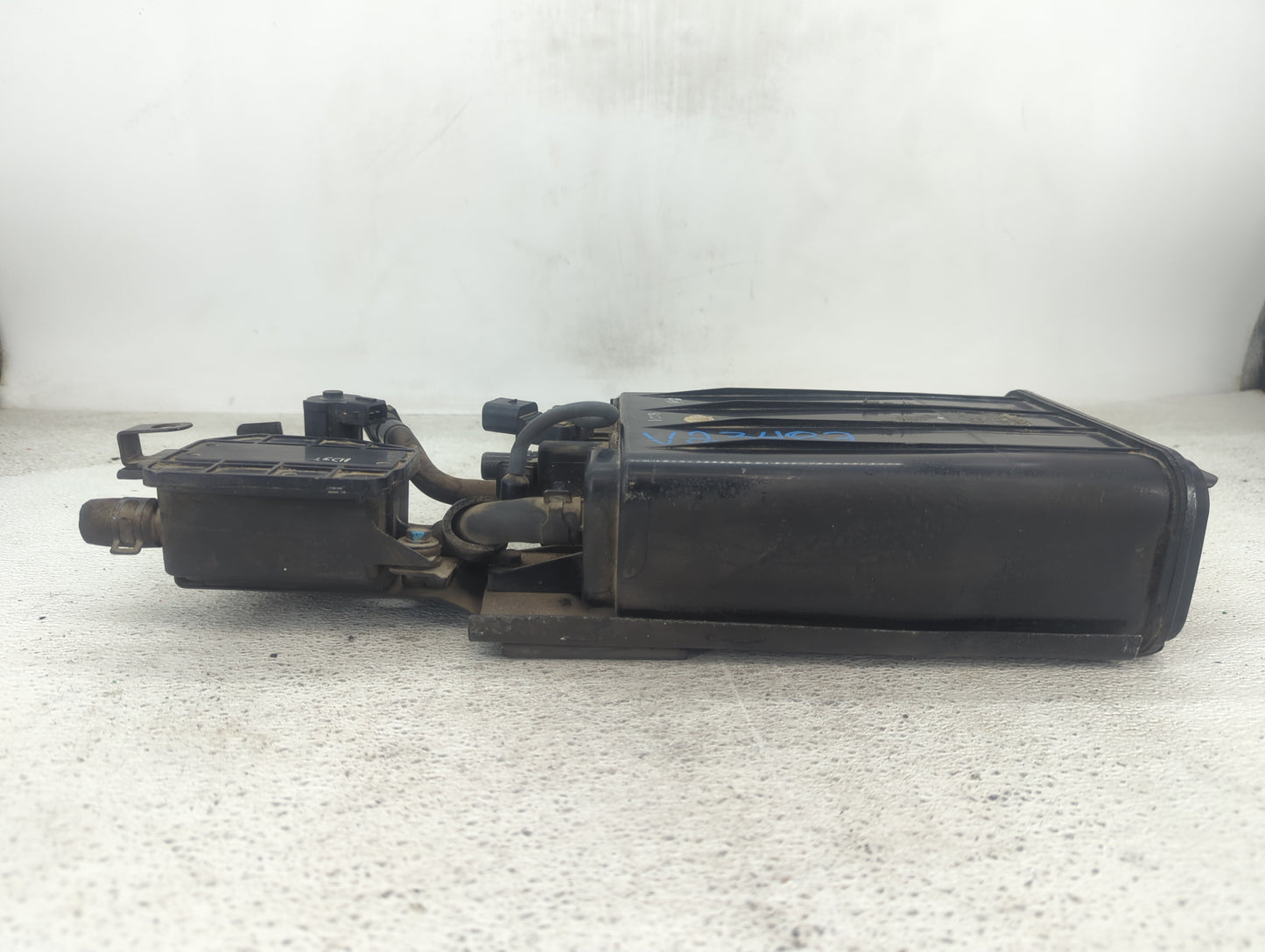 2013 Hyundai Genesis Fuel Vapor Charcoal Canister - Oemusedautoparts1.com