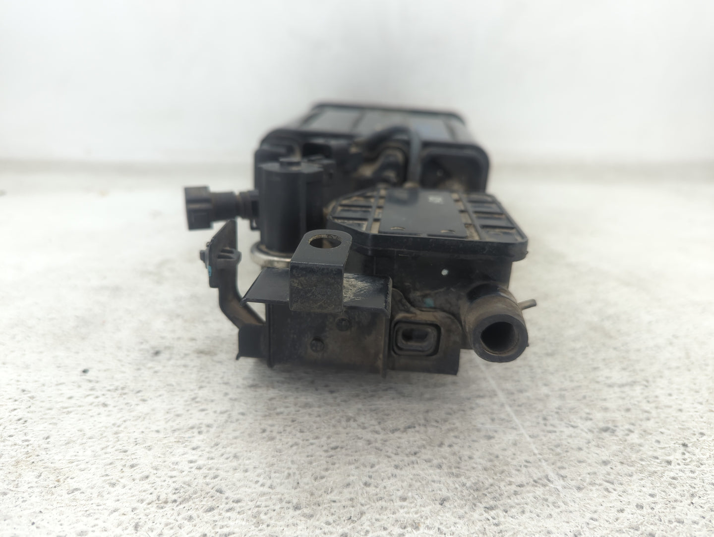 2013 Hyundai Genesis Fuel Vapor Charcoal Canister - Oemusedautoparts1.com