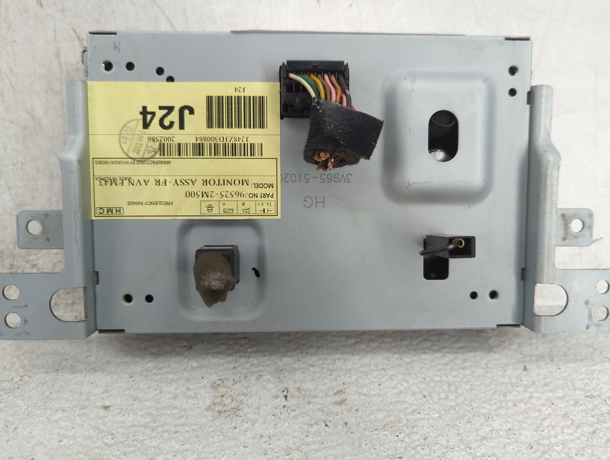 2013-2016 Hyundai Genesis Information Radio Display Screen - Oemusedautoparts1.com