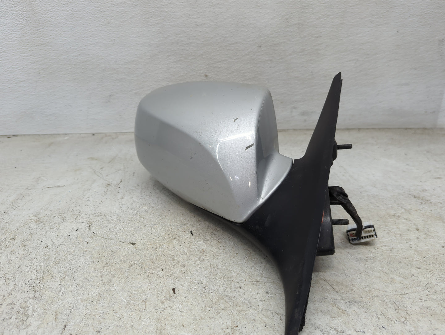 2009-2016 Hyundai Genesis Passenger Side View Mirror - Right Door Mirror OEM Used - Oemusedautoparts1.com
