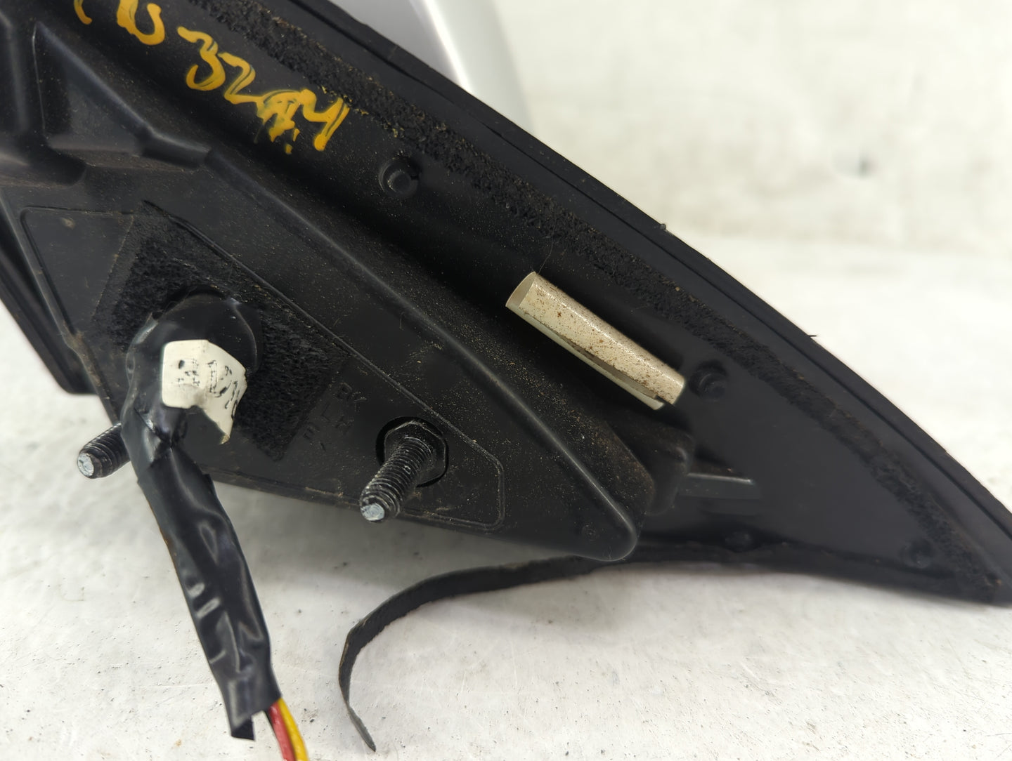 2009-2016 Hyundai Genesis Driver Side View Mirror - Left Door Mirror OEM Used - Oemusedautoparts1.com