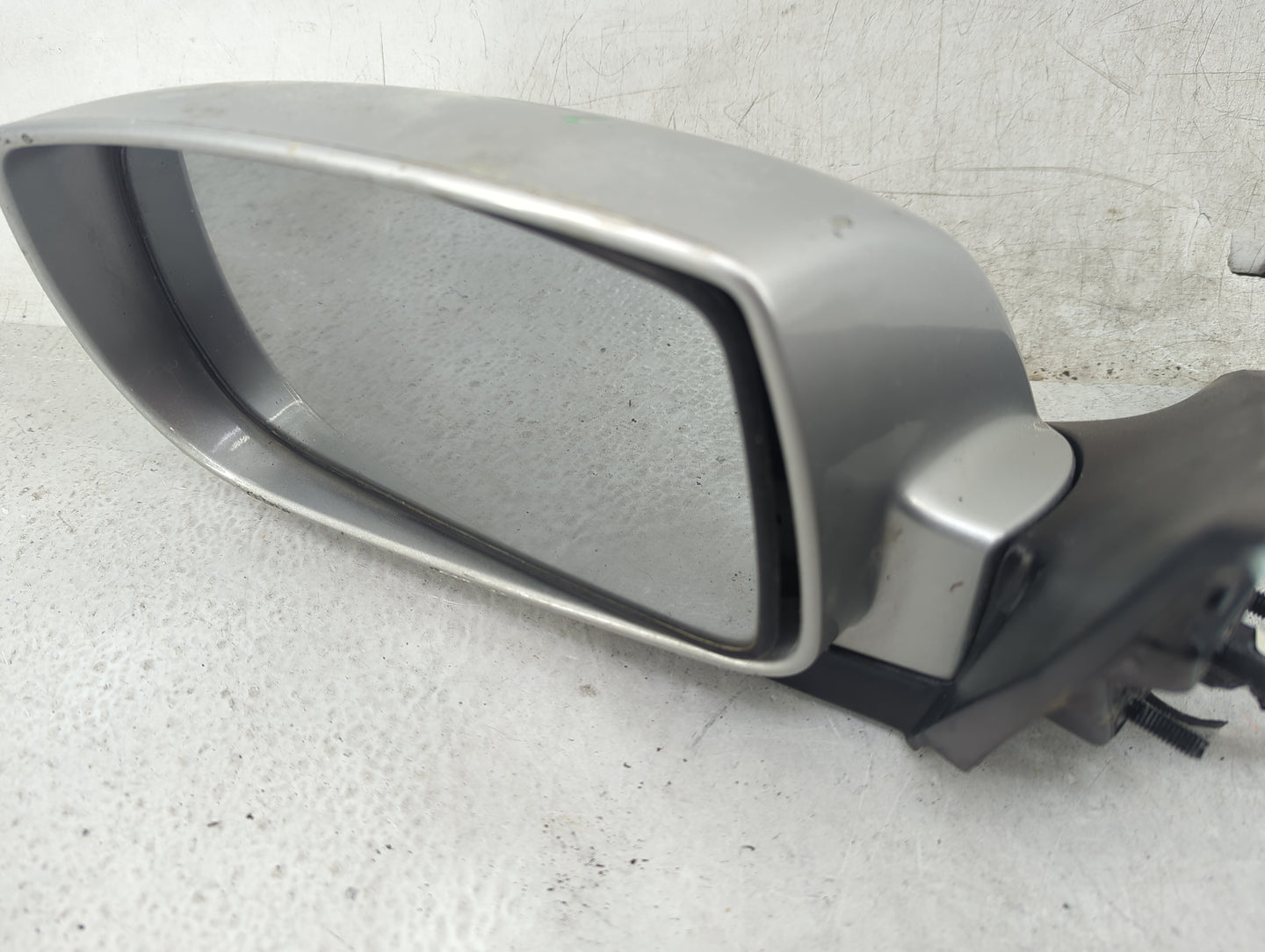 2009-2016 Hyundai Genesis Driver Side View Mirror - Left Door Mirror OEM Used - Oemusedautoparts1.com