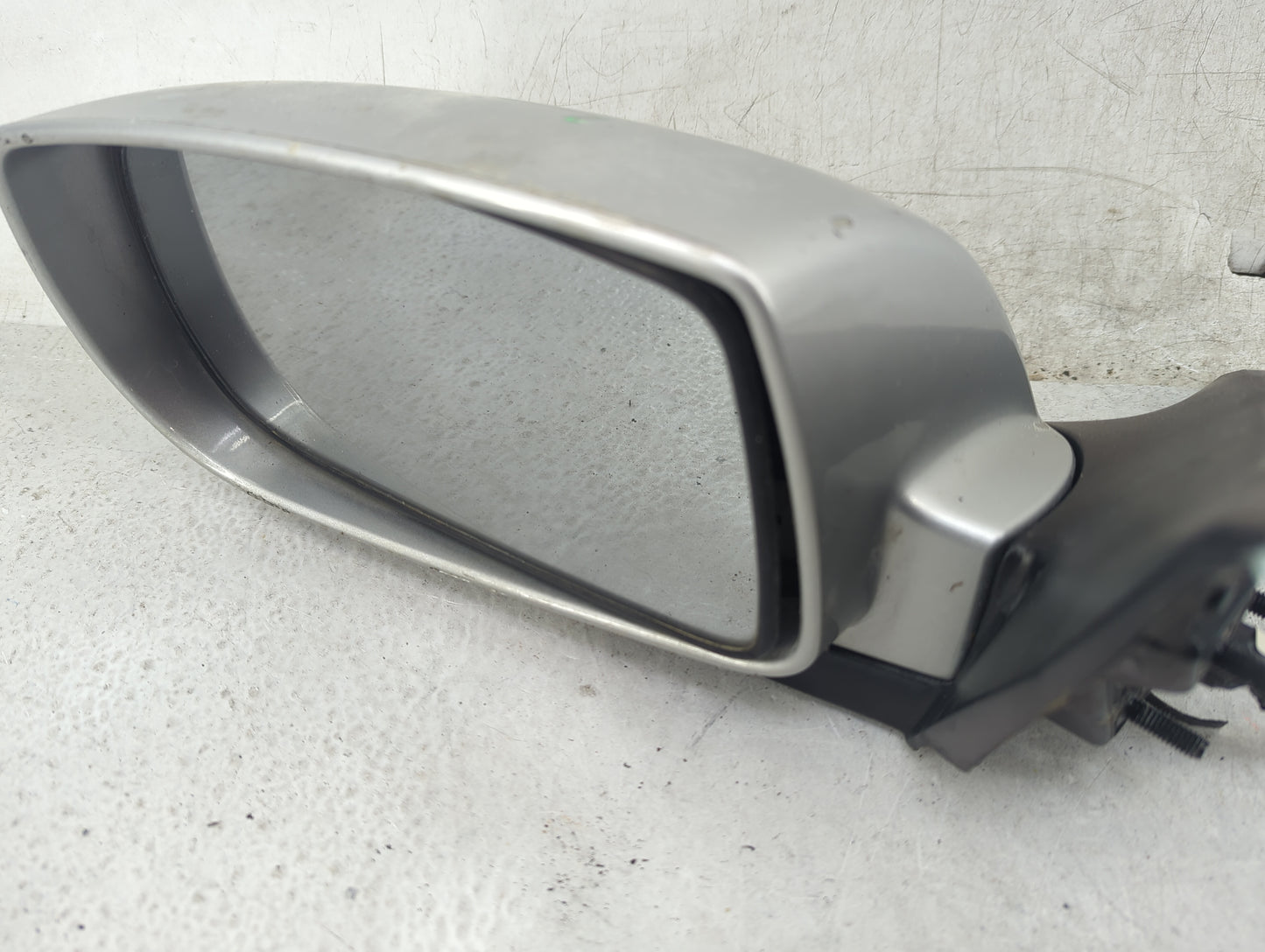 2009-2016 Hyundai Genesis Driver Side View Mirror - Left Door Mirror OEM Used - Oemusedautoparts1.com