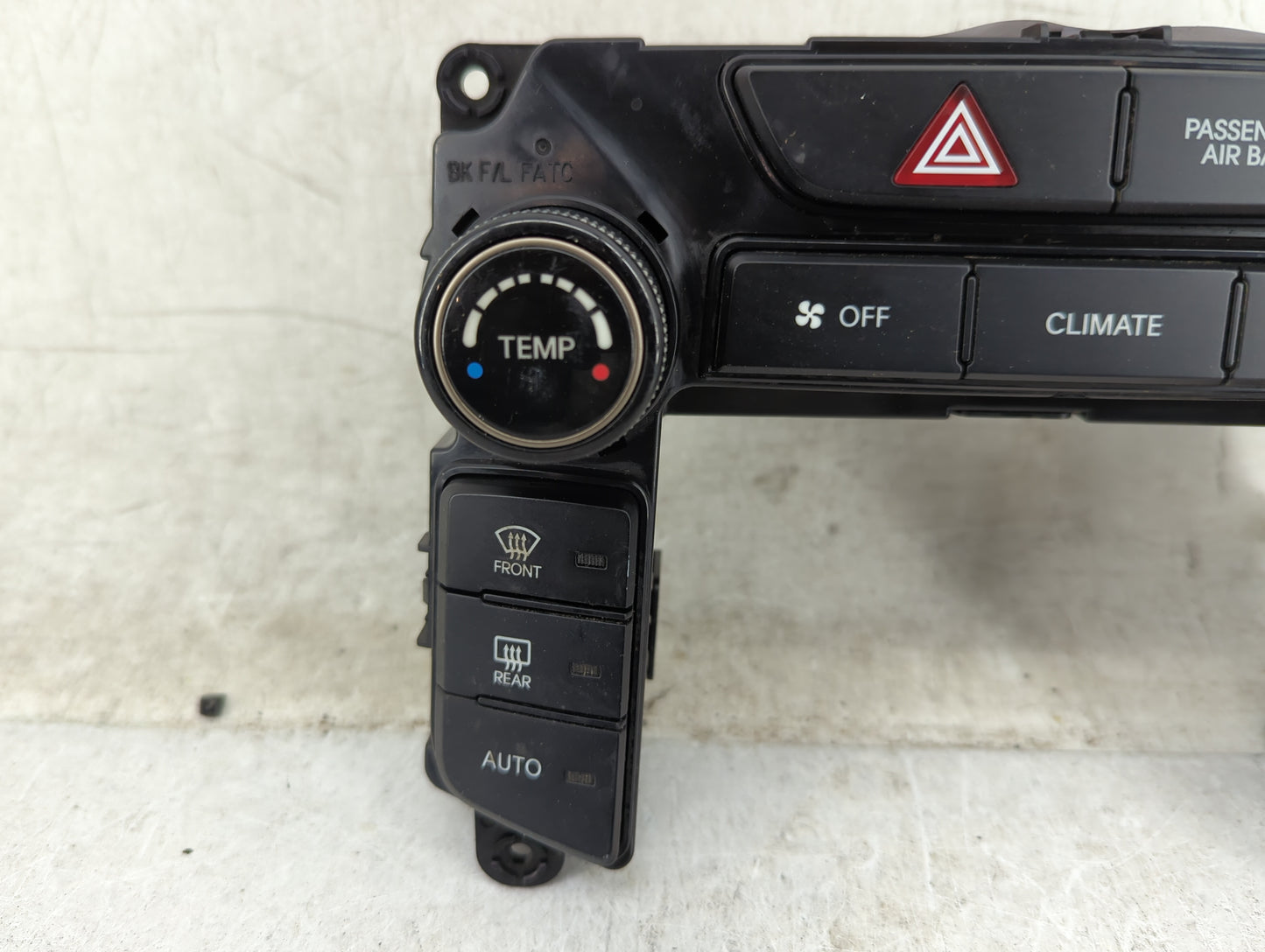 2013-2015 Hyundai Genesis Climate Control Module Temperature AC/Heater Replacement P/N:97250-2MFN0 Fits Fits 2013 2014 2015 