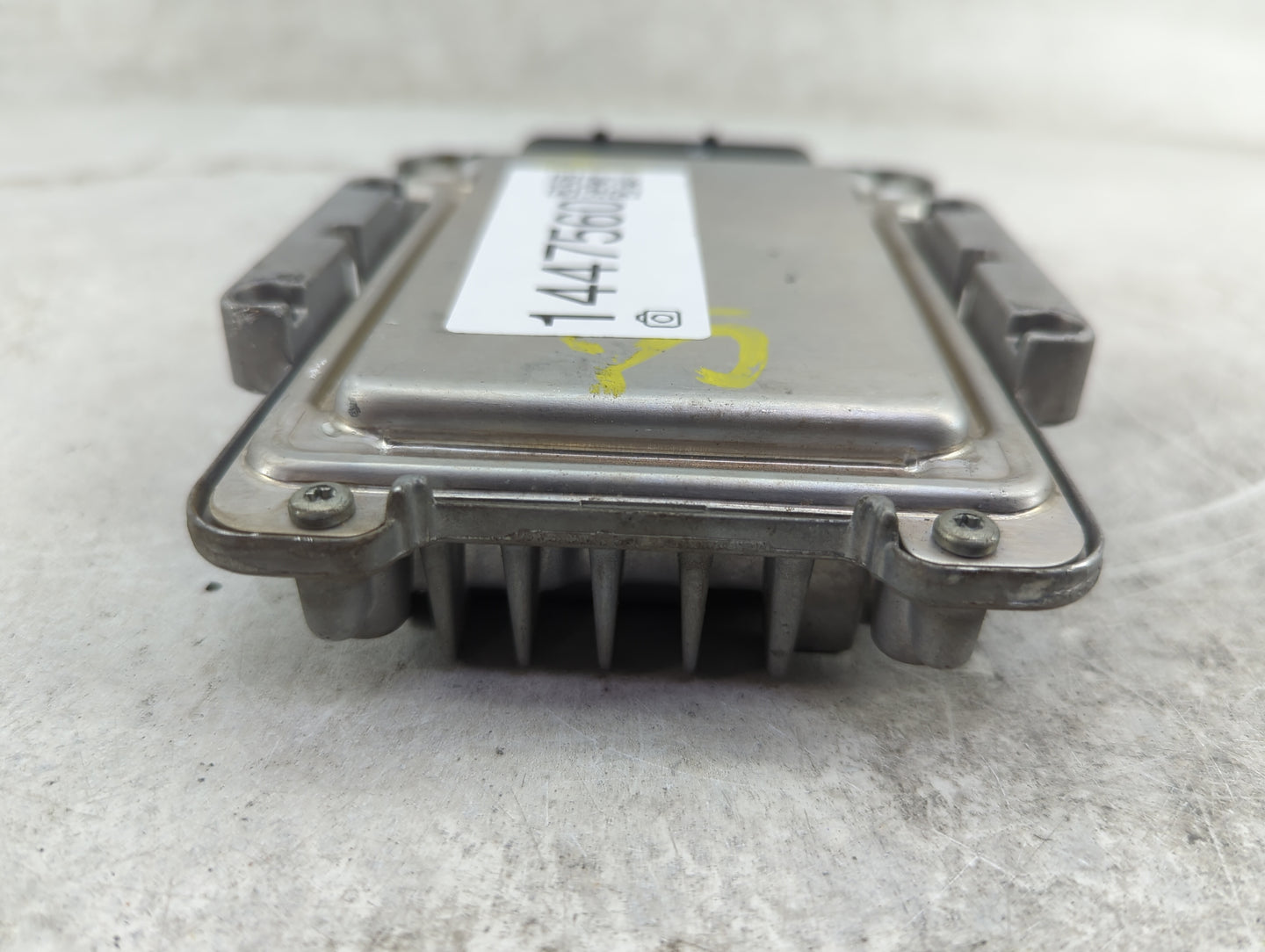 2013-2016 Hyundai Genesis Transmission Control Module Tcu Tcm - Oemusedautoparts1.com
