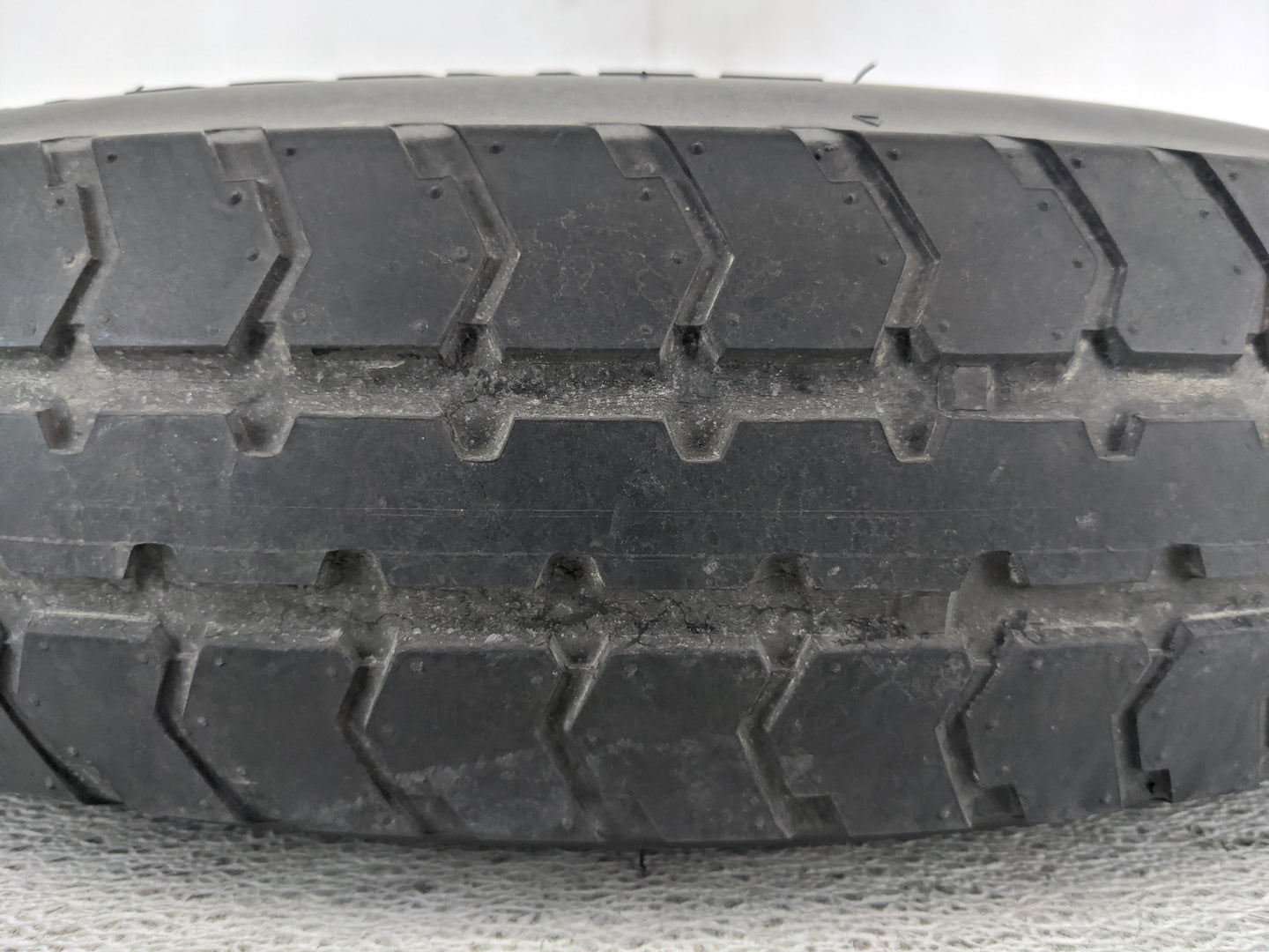 2009-2016 Hyundai Genesis Spare Donut Tire Wheel Rim Oem - Oemusedautoparts1.com
