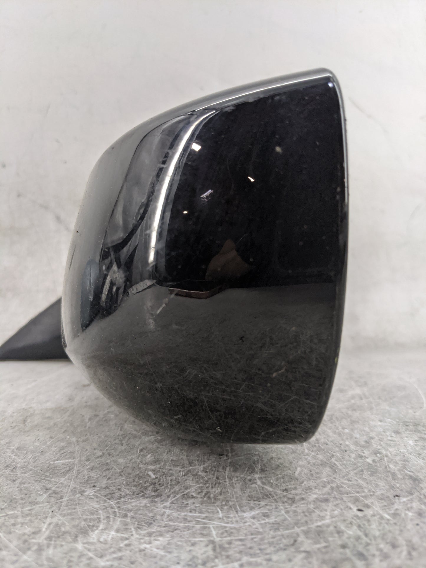 2009-2016 Hyundai Genesis Driver Side View Mirror - Left Door Mirror OEM Used - Oemusedautoparts1.com